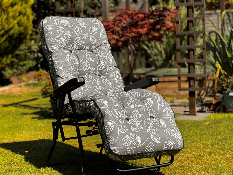 Deluxe Garden Relaxer (pattern options available)