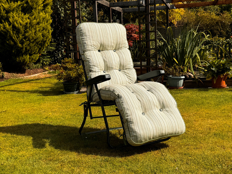 Deluxe Garden Relaxer (pattern options available)