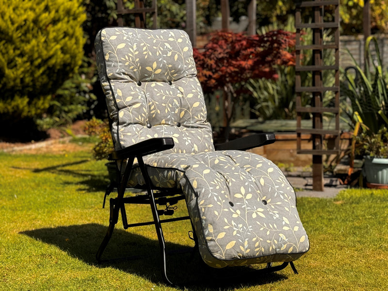 Deluxe Garden Relaxer (pattern options available)